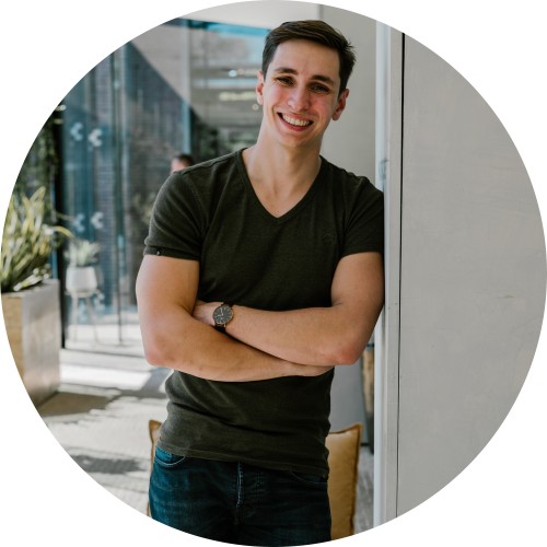 Op deze foto zie je Martijn van Tongeren, 1 van de 2 oprichters van Phoenix Software